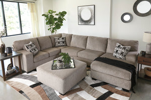 Ballinasloe 3-Piece Sectional with Right Arm Chaise Platinum