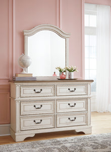 Realyn Small Dresser