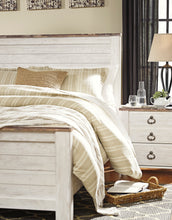 Load image into Gallery viewer, Willowton Queen Panel Bed